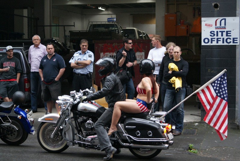 nz boobs on bikes 2009 8 Новозеландское порно с человеческим лицом